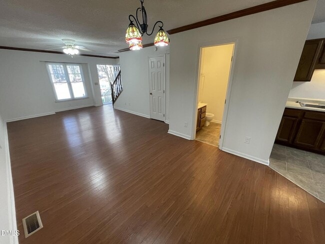 Photo - 121 Winners Cir