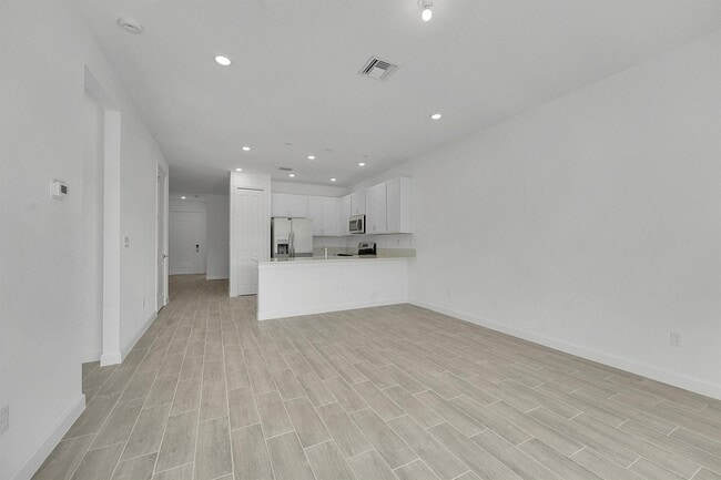 Photo - 6429 Seabright Ter