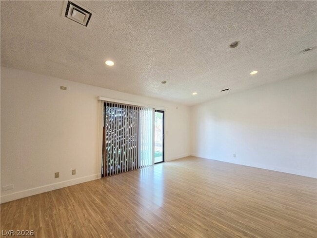 Photo - 6346 Bullion Blvd
