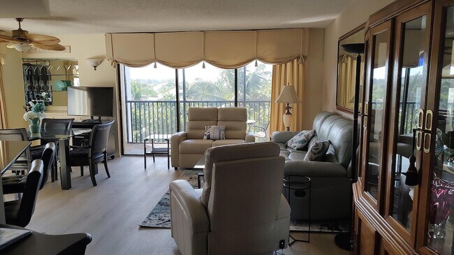 Photo - 1605 S US Hwy 1 Unit F401