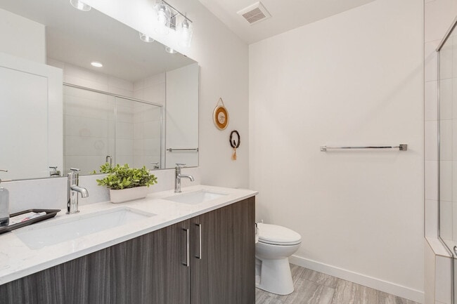 Photo - 1431 E Howell St Unit SI FL4-ID1035920P