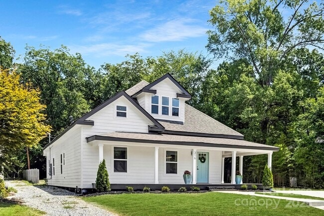 Photo - 316 W 14th St