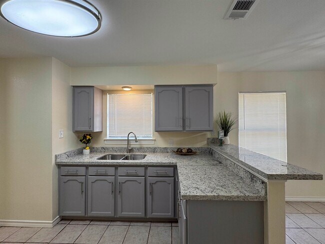 Photo - 304 Anthony Ln