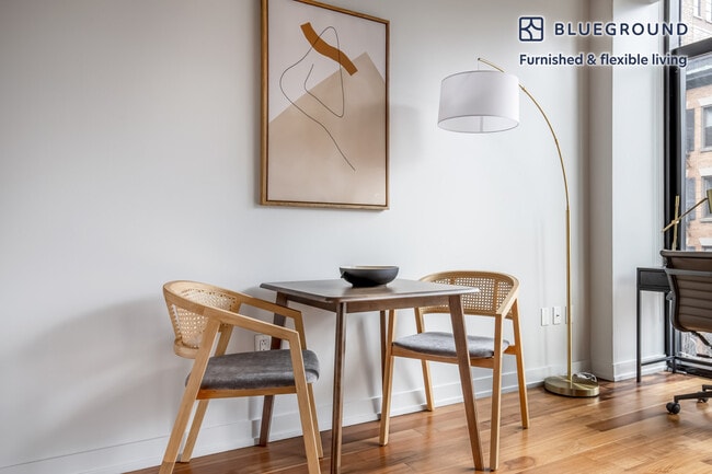 Photo - 676 N La Salle Dr Unit FL3-ID899