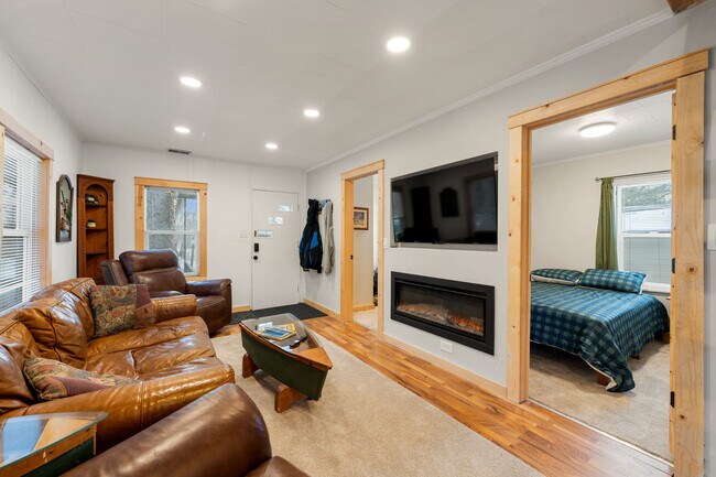 Photo - 306 Waverly St Unit ID1244943P