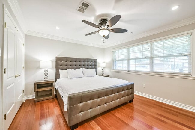 Photo - 9712 Long Branch Ln Unit ID1316397P