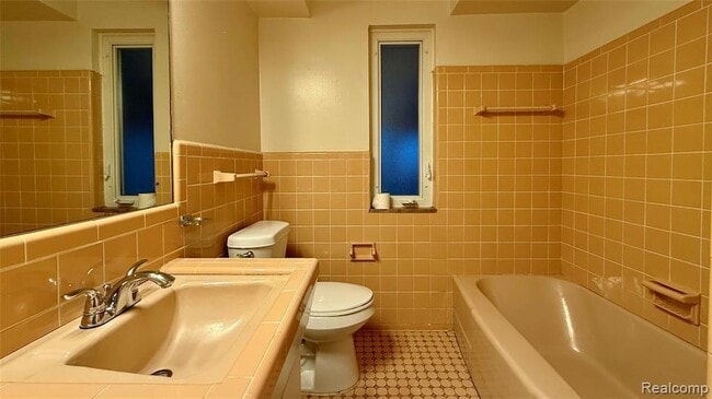 Photo - 21781 Stratford St