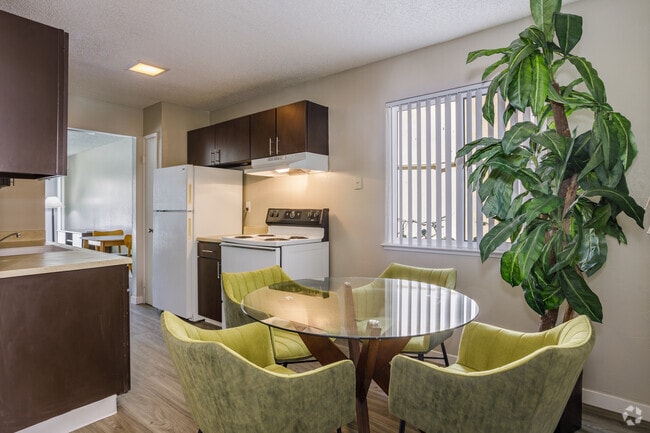 2BR, 1BA - 890SF - Wake Forest