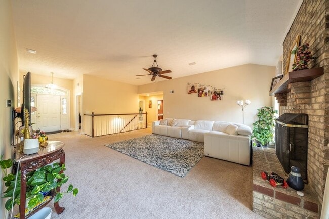 Photo - 285 Steeplechase Dr