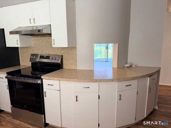 Photo - 264 Lyman Rd