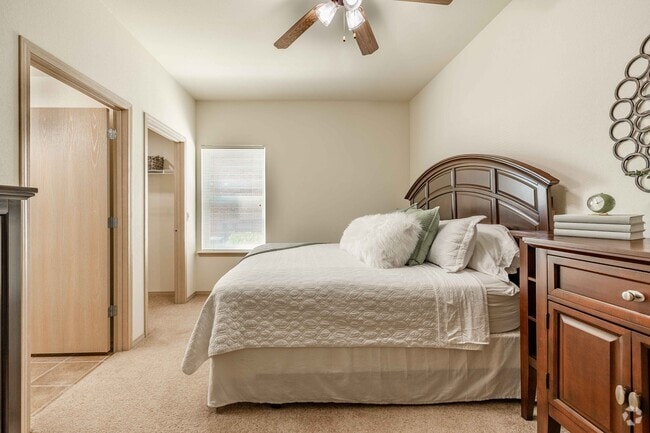 2BR, 2BA - 1,093SF - Primary Bedroom - The Fairways at Derby
