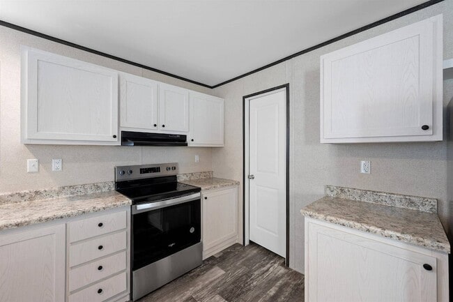 Photo - 305 W Buell Dr