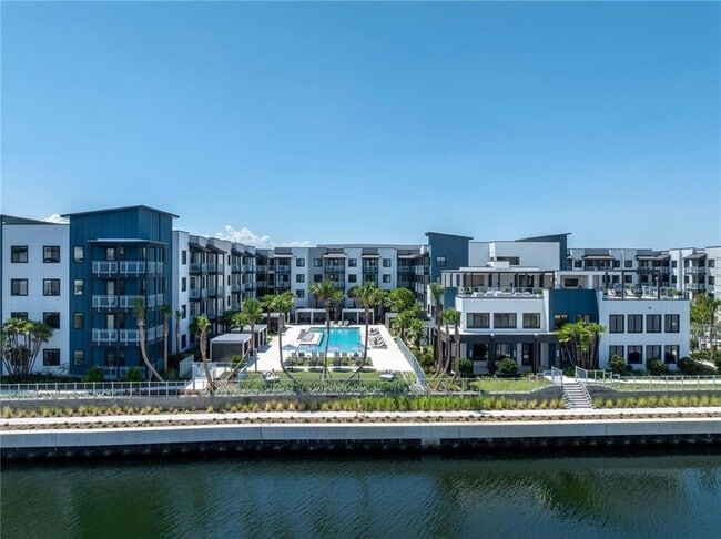 Building Photo - 5127 W Tyson Ave Unit S1