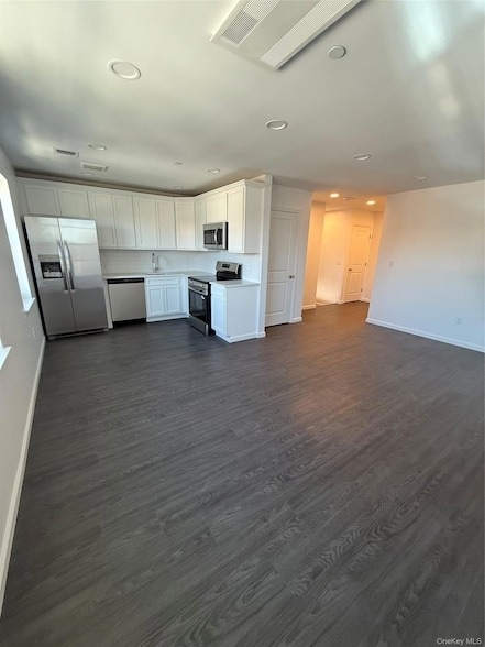 Photo - 3-38 B 46 St