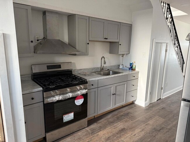 Photo - 2417 Pacific Ave