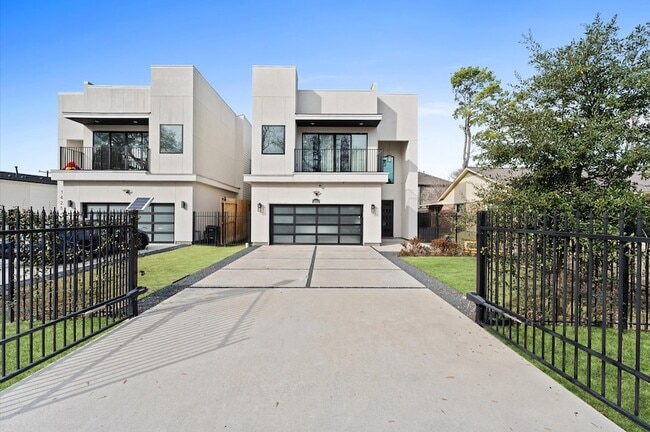 Photo - 1425 Adkins Rd