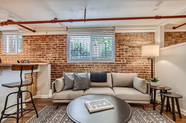 Building Photo - 2805 E 16th Ave Unit ID1026243P