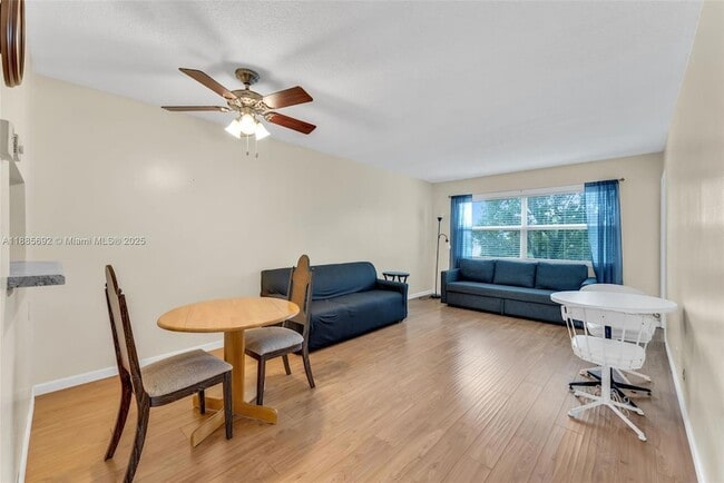 Photo - 5000 NW 36th St Unit 506