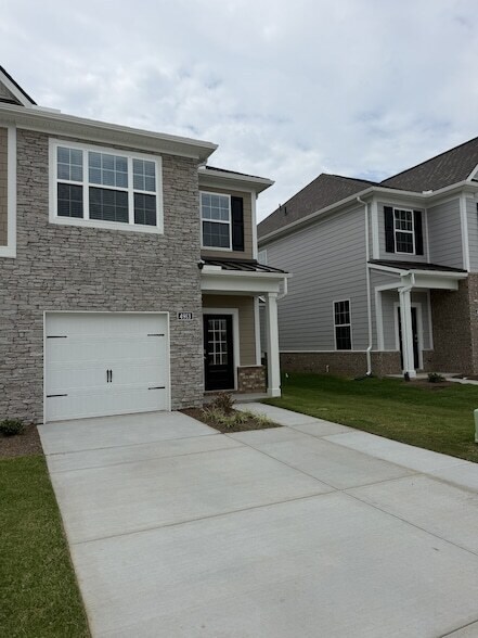 Photo - 4913 Mowbray Way
