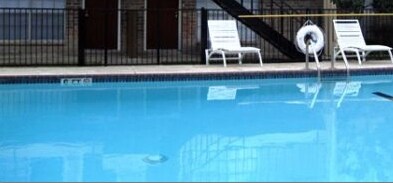 Pool - Park On Burke