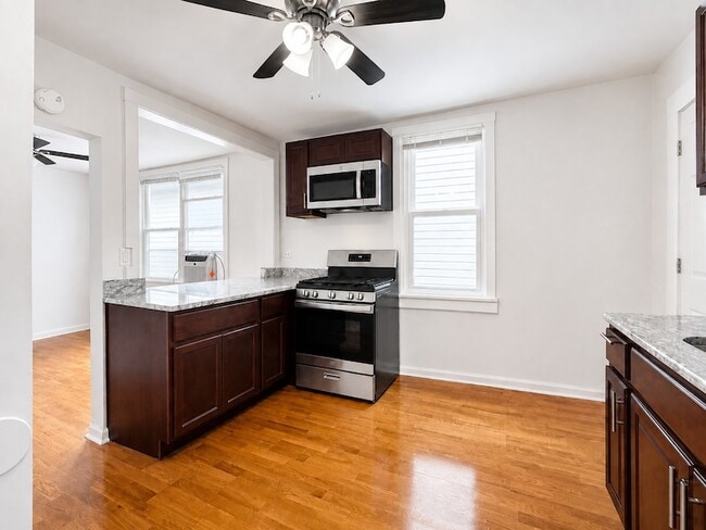Photo - 1830 N Mozart St Unit 2