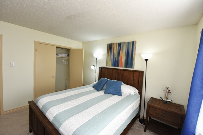 Photo - Land's End Apartments