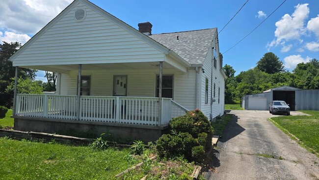 Building Photo - 104 S Johnson Ave