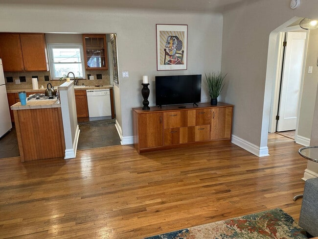 Photo - 2933 Ivanhoe St Unit SI ID1357994P