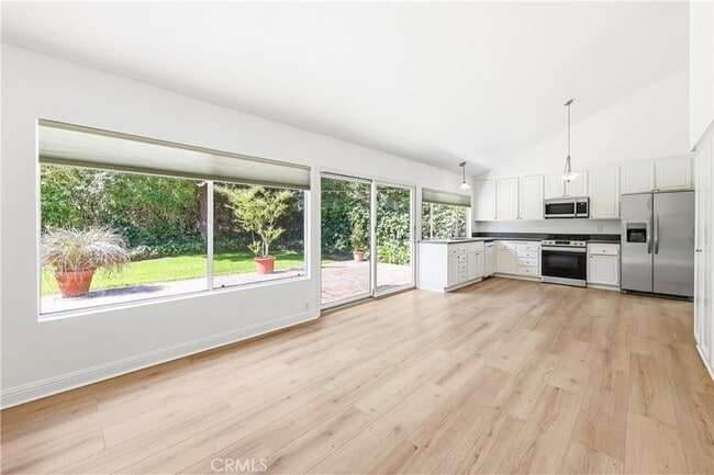 Photo - 2215 Port Lerwick Pl