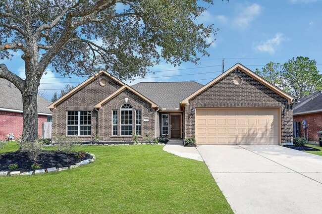 Building Photo - 1035 E Hampton Dr