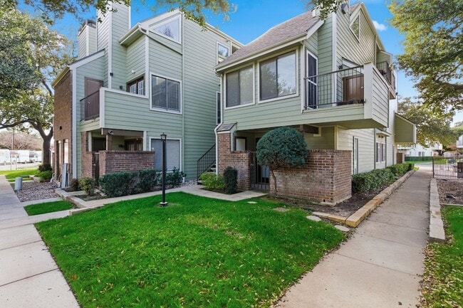 Photo - 3101 Sondra Dr Unit 201