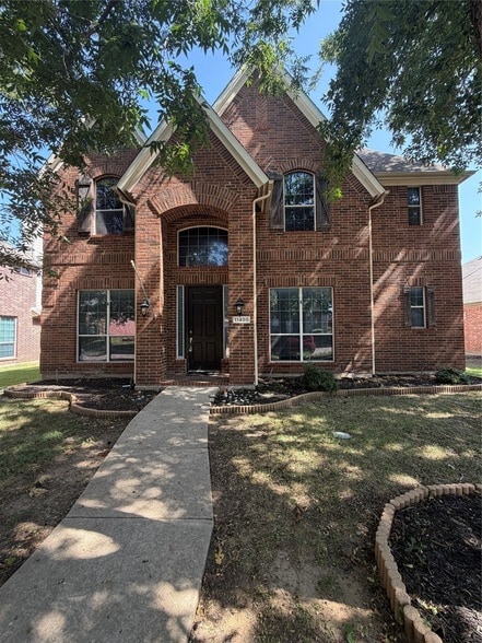 Building Photo - 11490 La Grange Dr