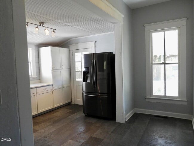 Photo - 483 W Salisbury St