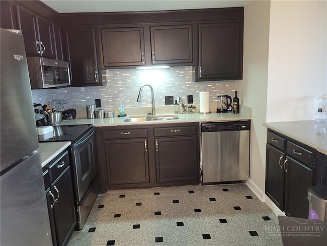 Photo - 303 Sugar Top Dr Unit -2020