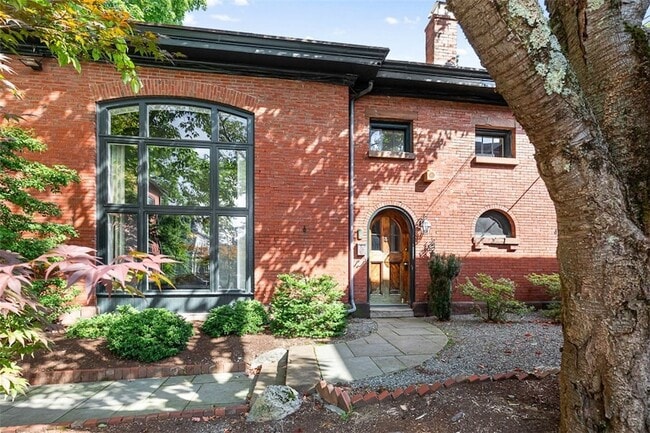 Photo - 193 Hope St