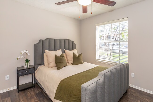 Photo - Eagle's Point Apartments