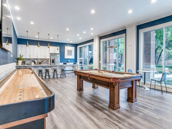 Photo - Churchill on the Park