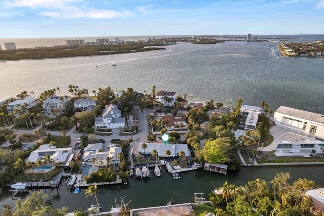 Photo - 31 Lands End Ln