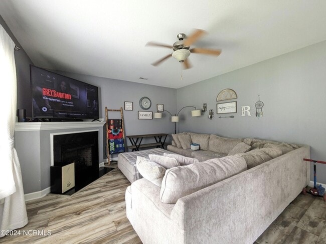 Photo - 205 Bell Ridge Ln