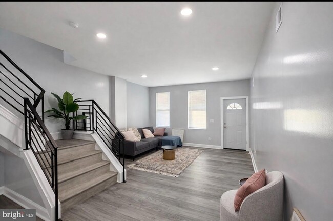 Photo - 3841 N Sydenham St