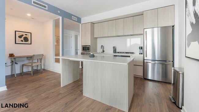 Photo - 1320 4th St NE Unit 301
