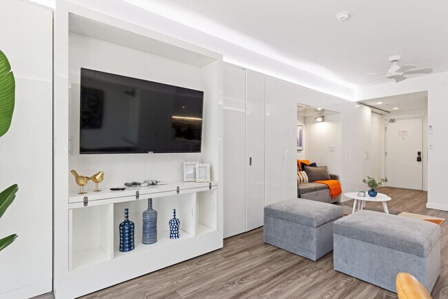 Photo - 12607 Larchmere Blvd Unit ID1335755P