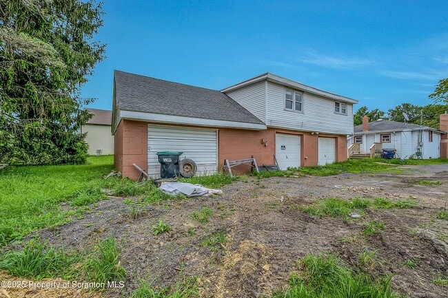 Photo - 664 Laurel Dr Unit Rear