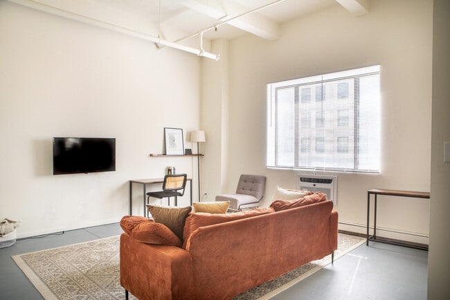 Building Photo - 823 N 2nd St Unit ID1379048P