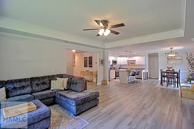 Photo - 124 Cooper St