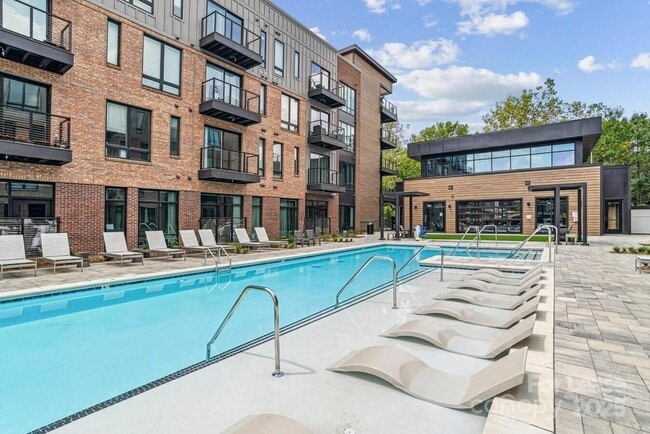 Photo - 1028 Stitch Bnd Wy