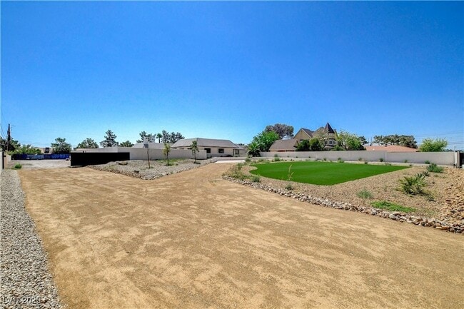 Photo - 3962 Euclid St