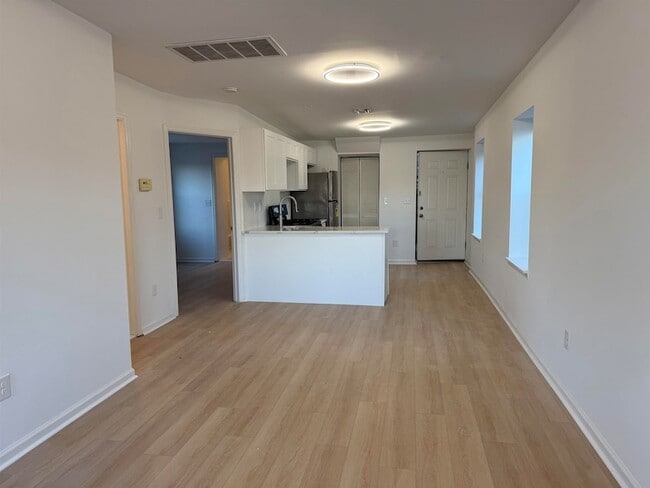 Photo - 9007 Riverside Pl