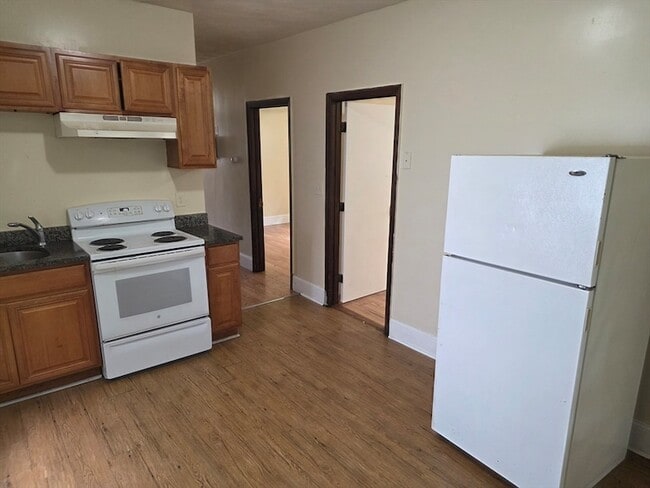 Building Photo - 49 Judson St Unit 3