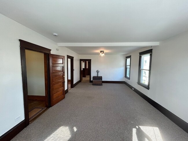 Photo - 31 Chrome St Unit 3